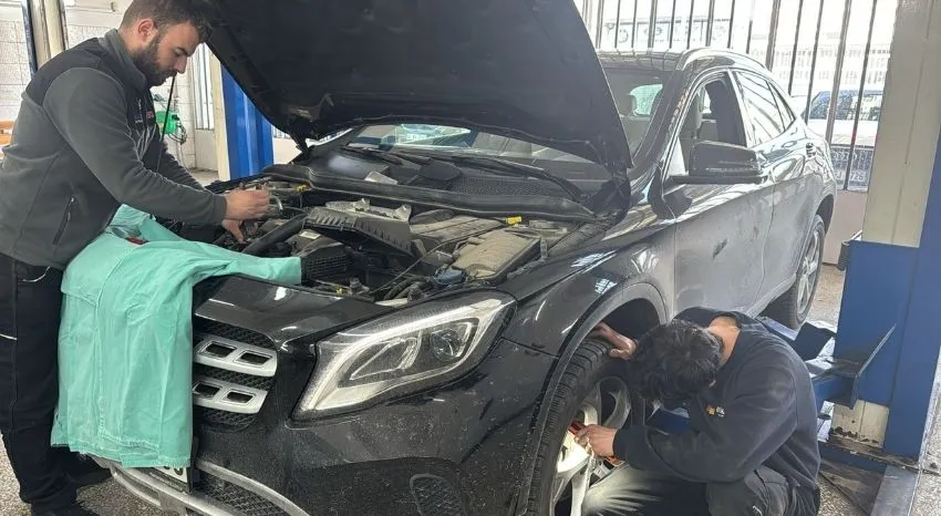 Mercedes-Benz aracın Yükseliş Özel Oto Servis’teki bakım işlemi
